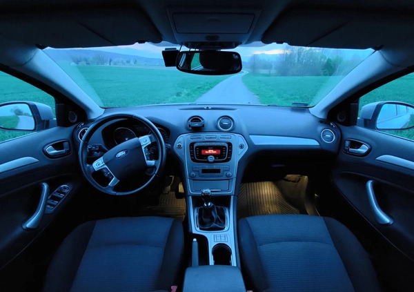 Ford Mondeo cena 21900 przebieg: 262000, rok produkcji 2007 z Czyżew małe 326
